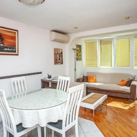 Ana, 2 Bedroom, Near Sandy Beach * Omis