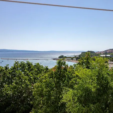 Ana, 2 Bedroom, Near Sandy Beach Omis