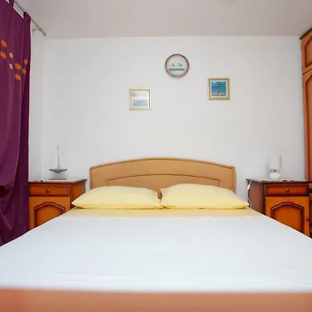 Apartment Ana, 2 Bedroom, Near Sandy Beach *
