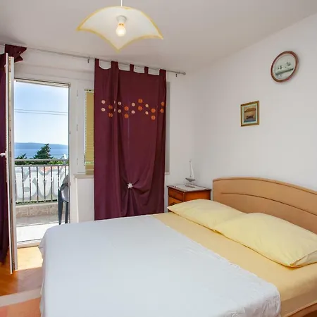 Ana, 2 Bedroom, Near Sandy Beach Apartment