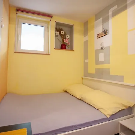 Ana, 2 Bedroom, Near Sandy Beach Omis